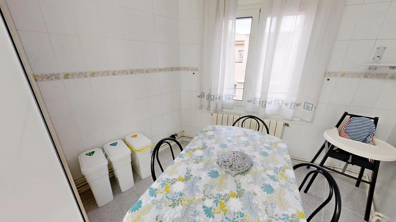 Appartement , Proche Centre Ville Commerce Plage Rosas Apartamento